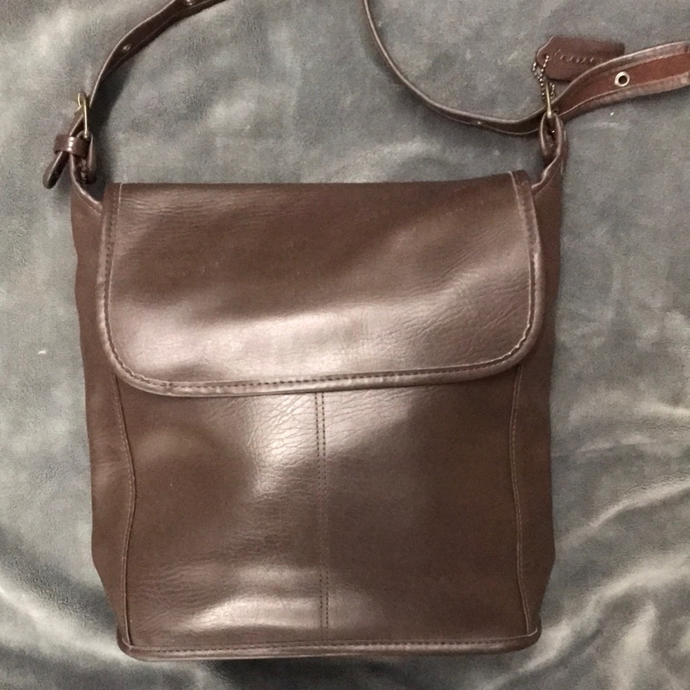Coach Elegant Dark Brown Leather Messenger Bag